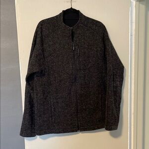 Lululemon Men's Black Sweater XL